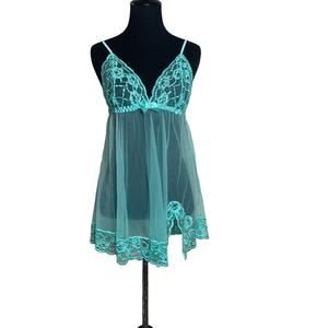 Fredricks of Hollywood aqua green Nighty Size M